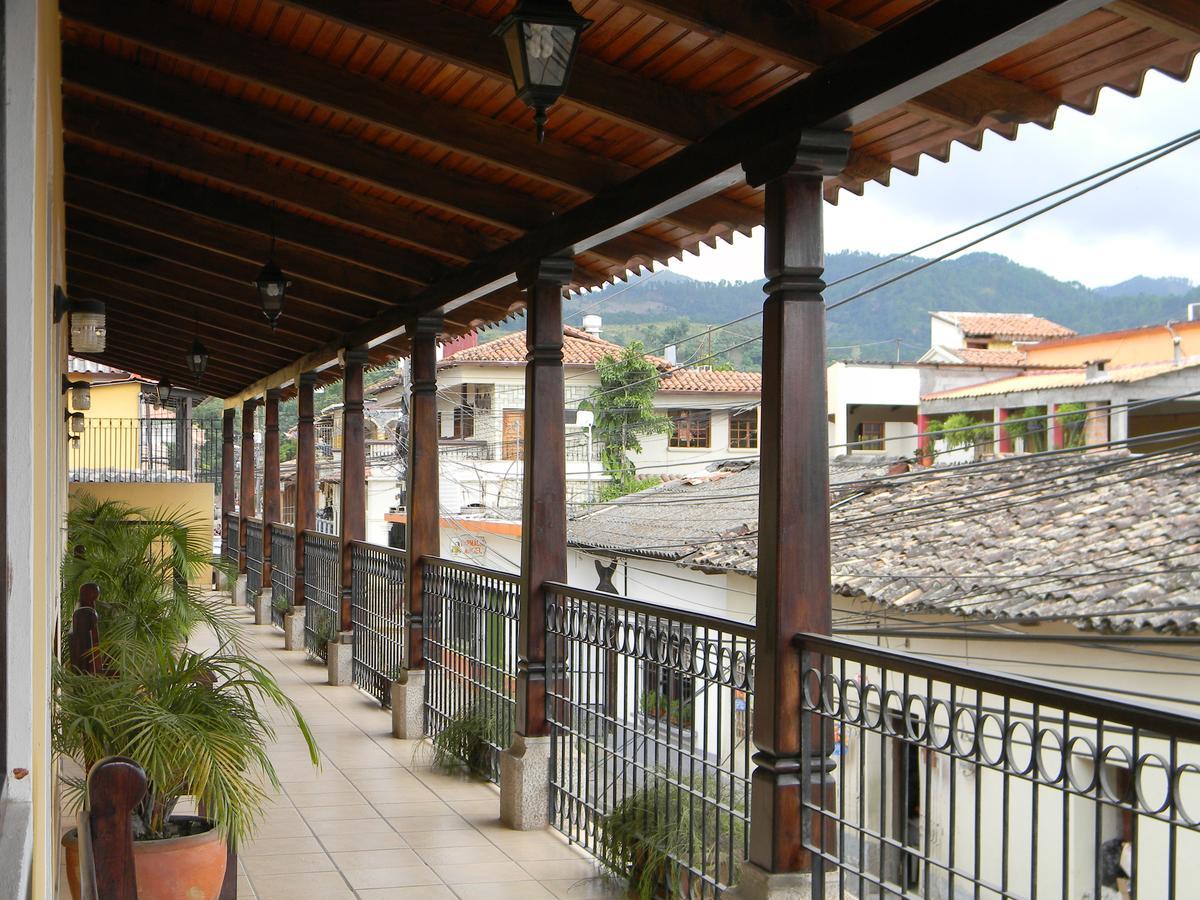 Berakah B&B- Central Park Copán エクステリア 写真