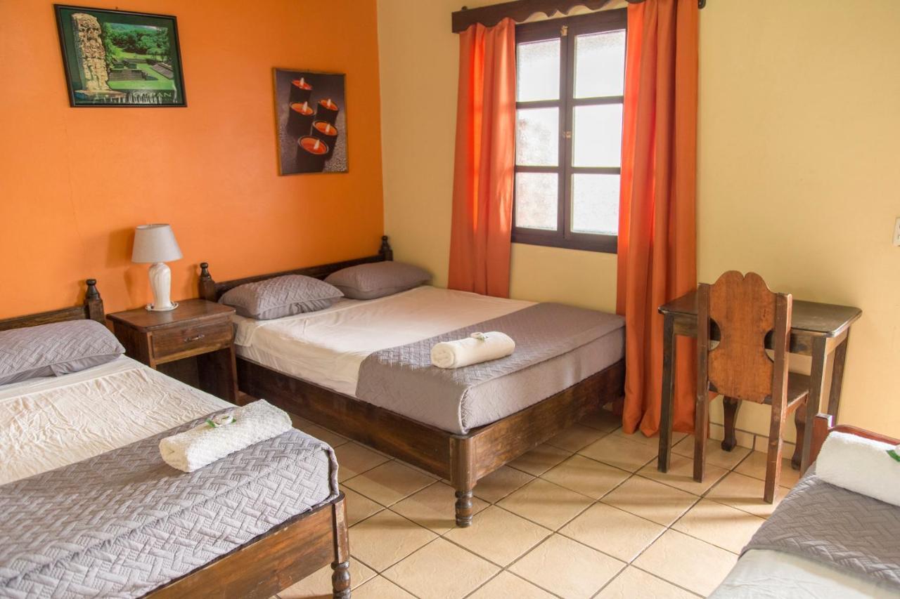 Berakah B&B- Central Park Copán エクステリア 写真